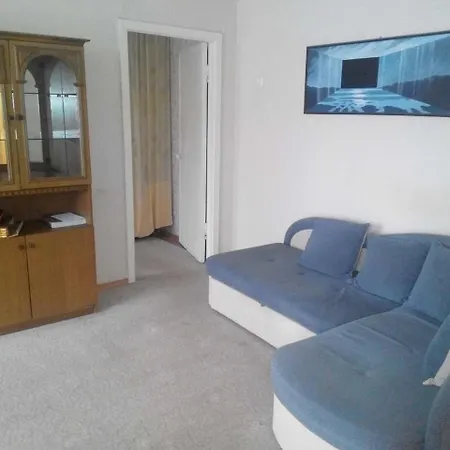 Двушка В 2-Х Минутах От Метро Apartment *