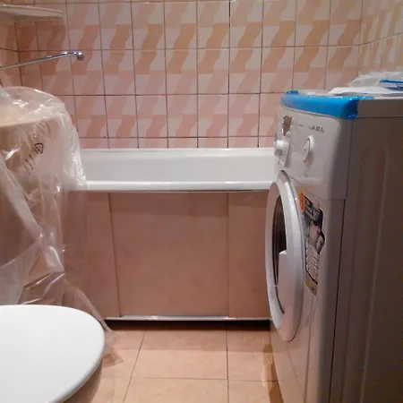 Двушка В 2-Х Минутах От Метро Apartment